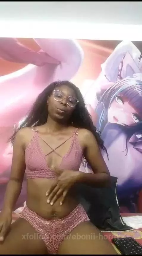 ebonii-horny