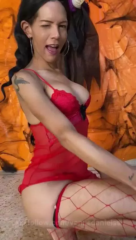 venusdanielss post preview