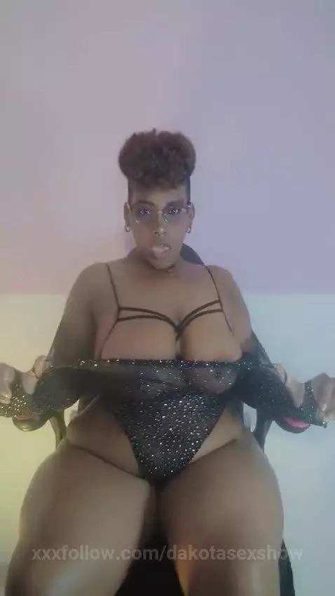 dakotasexshow